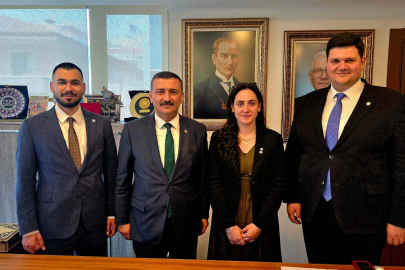 İYİ Parti Bursa Gençlik Kolları Üyelerinden Ankara Çıkartması!