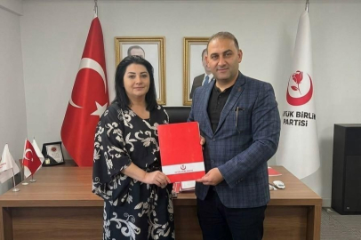 Yenişehir’de Siyasette Görev Değişimi: Fatma Kocabaş Yeni İlçe Başkanı