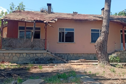 Kamu Binaları Çürümeye Terk Edilmemeli”