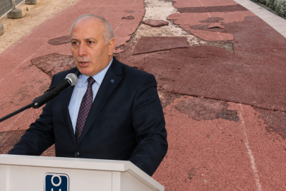 “KÜLTÜRPARK VE ATATÜRK SPOR SALONU ÇEVRESİNDE ALARM: ZEMİN ÇÖKMESİ VE PİST BOZULMASI TEPKİ ÇEKTİ”