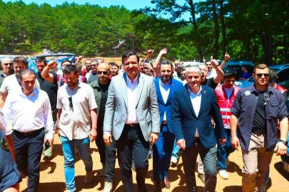 Mahmut Arıkan Bursa'dan Güçlü Mesajlar Verdi: "2029'da Bursa'yı Milli Görüş Belediyeciliğiyle Buluşturacağız"